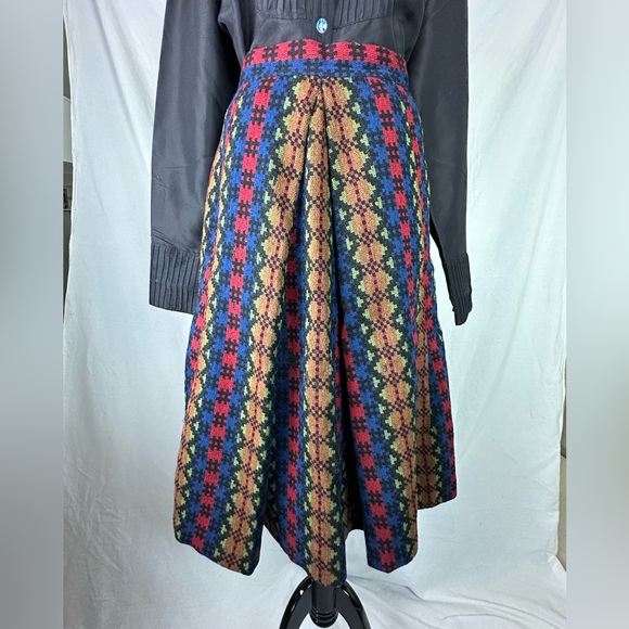 Dresses & Skirts - Vintage 90s multi colored skirt (see below for measurements)